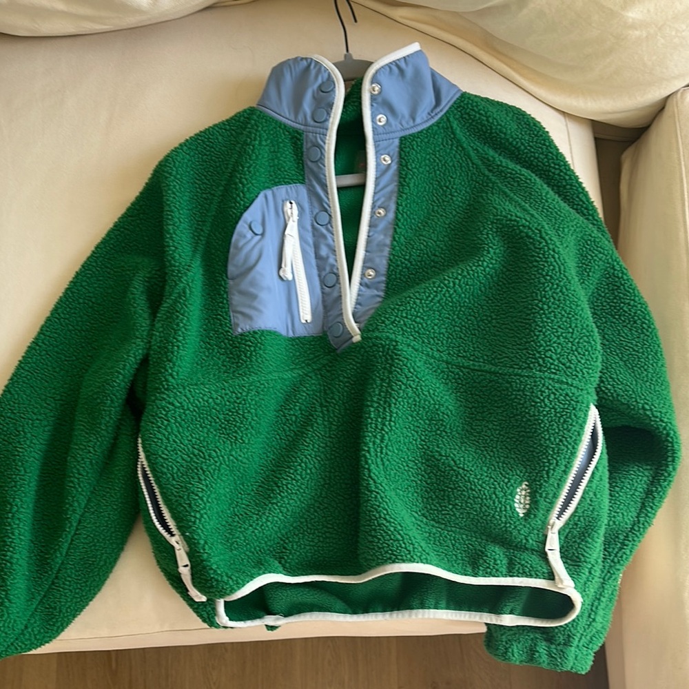 FP hit the slopes pullover